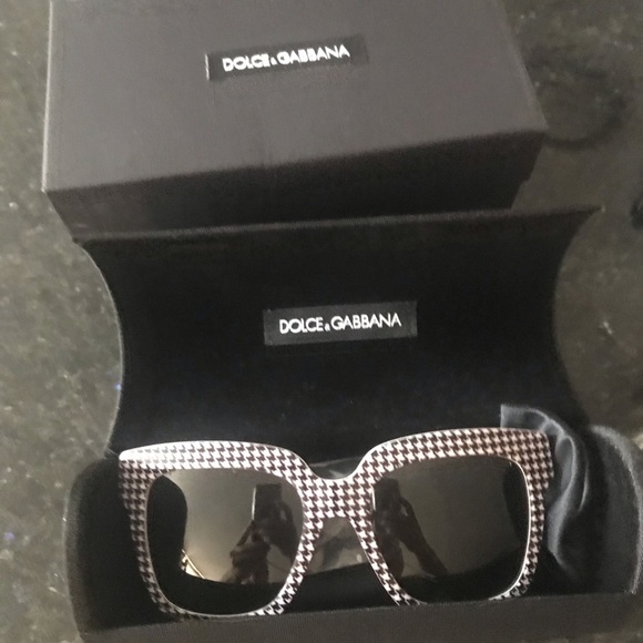 Dolce and Gabbana 54mm Houndstooth Sunglasses NEW - Picture 7 of 7